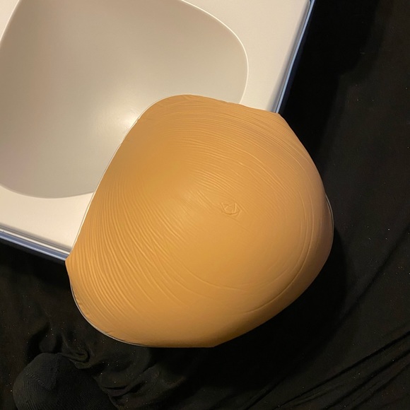 2 Anita Care Fashion Lightweight Breast Forms - Picture 2 of 4